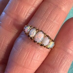 Antique Opal 18K Yellow Gold Band Ring